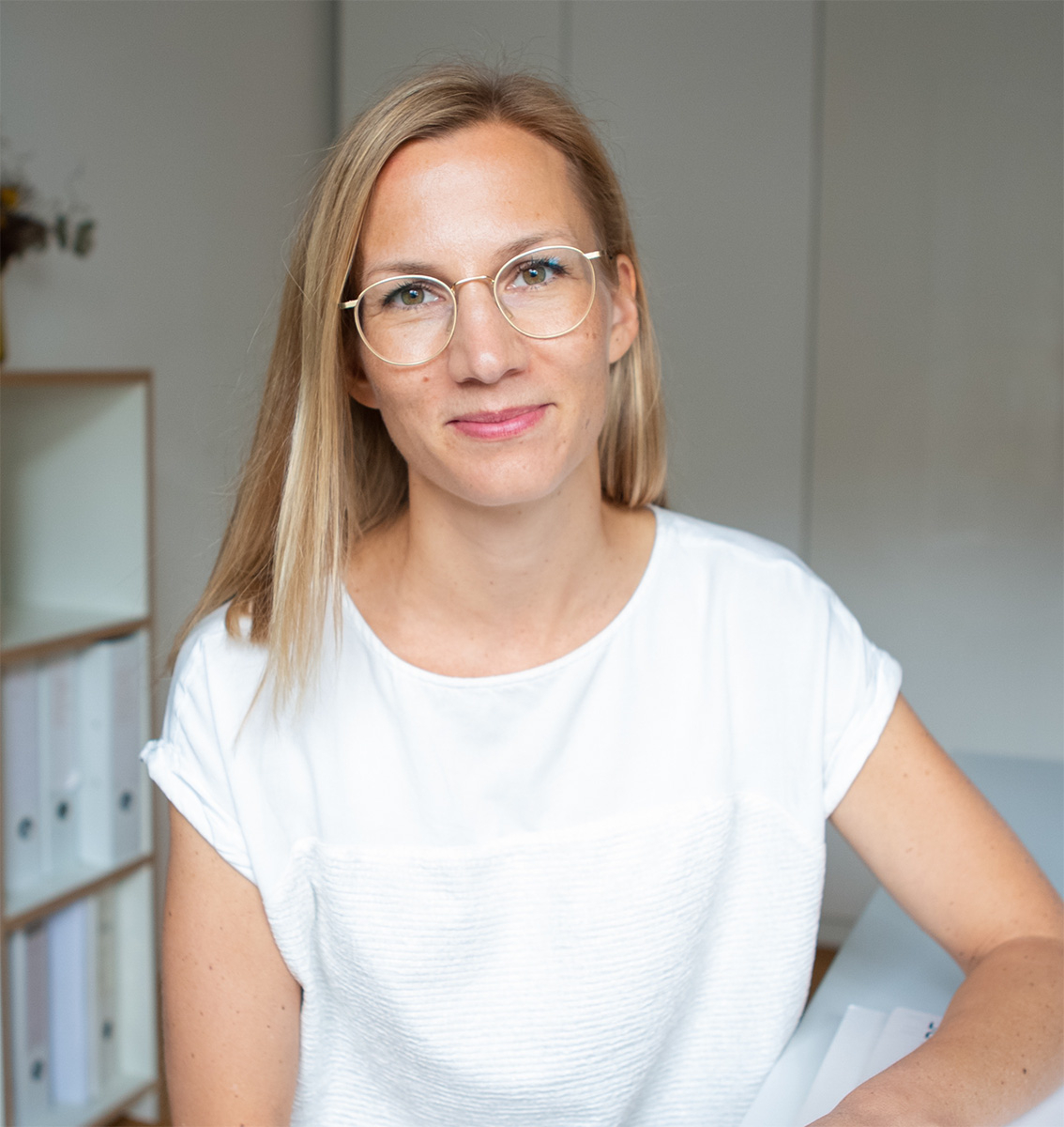 amelie-jahn-am-schreibtisch-2.jpg